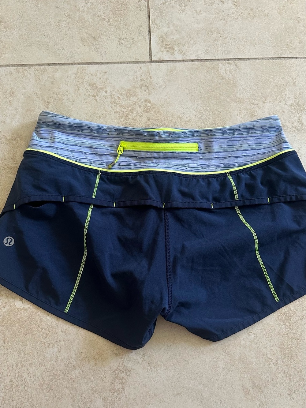 Lululemon Navy speed shirt size 4 with  with Neon yellow
